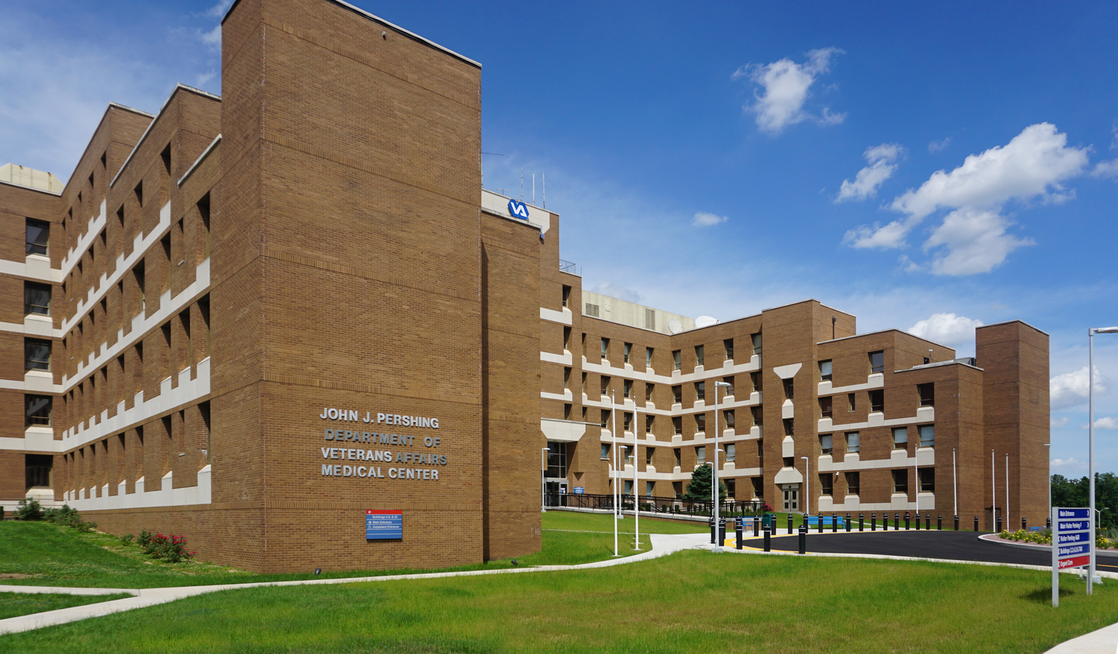 John J Pershing Va Medical Center In Poplar Bluff Low Rise Building